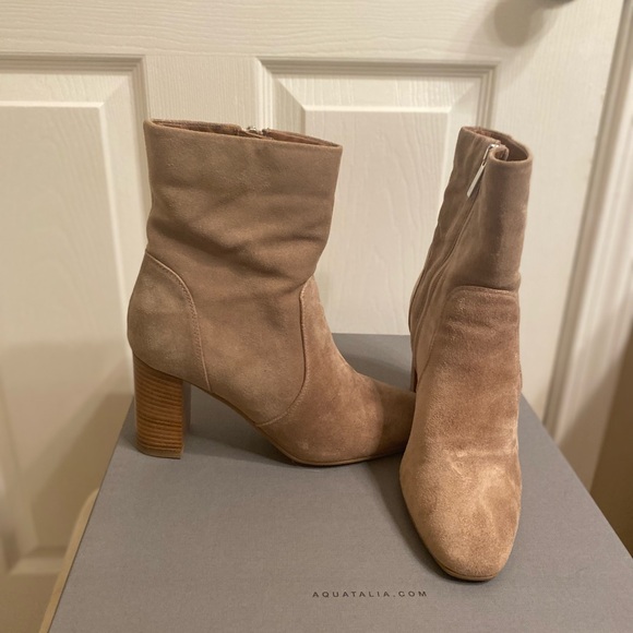Aquatalia Luissa Tan Suede Bootie New in Box - Picture 6 of 8